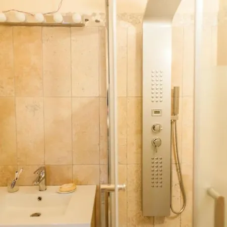 Appartamento Bright Flat For Families And Groups Of Friends Parigi